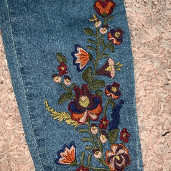 Jessica Simpson “Kiss Me Super Skinny” Jeans - Picture 2 of 2